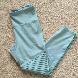 Old Navy Women's High-Waisted Elevate Leggings